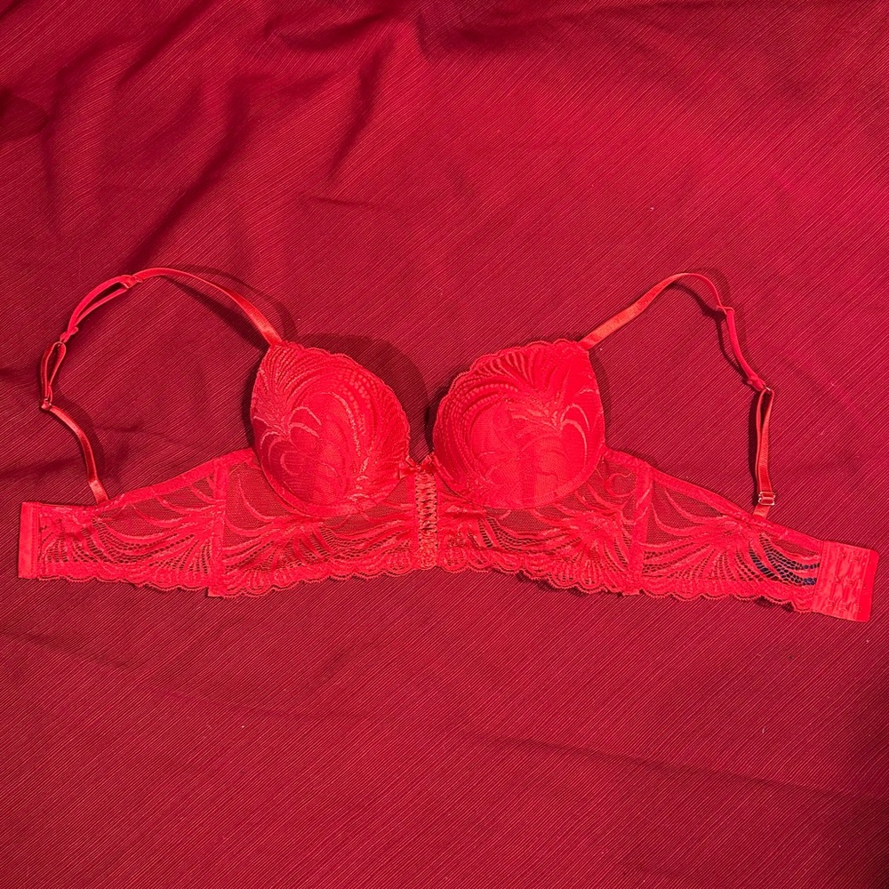 Red lace push-up bra with faux corset lacing 34B